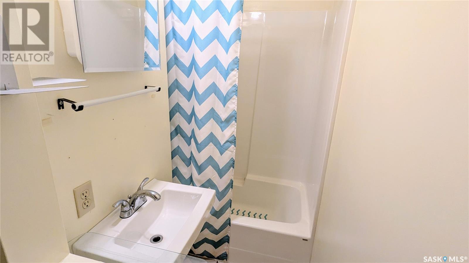 Single Family House Bungalow for Sale in  E AVENUE N Saskatoon 