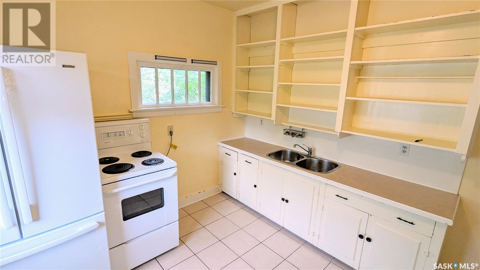 Single Family House Bungalow for Sale in  E AVENUE N Saskatoon 