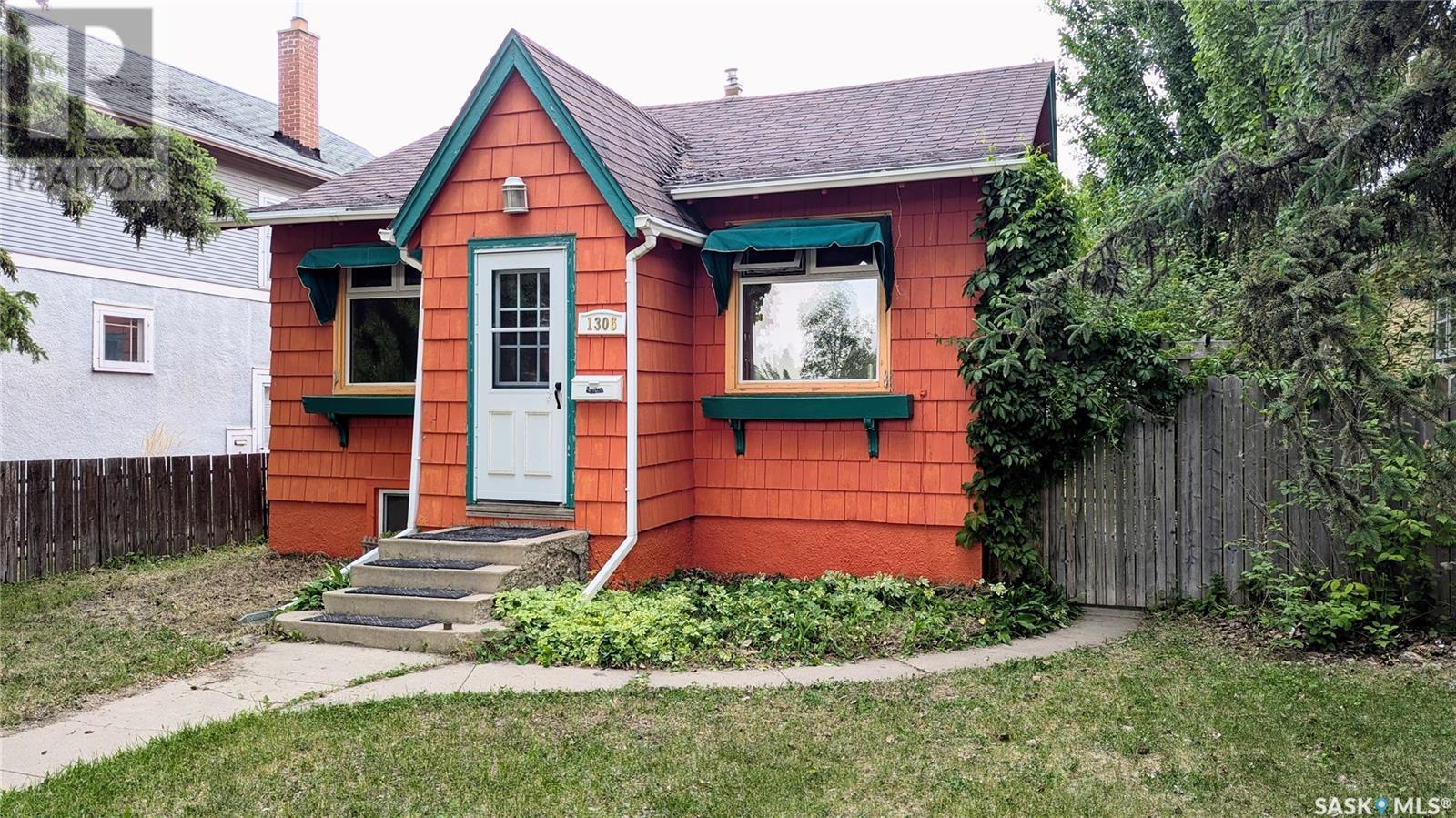 Single Family House Bungalow for Sale in  E AVENUE N Saskatoon 