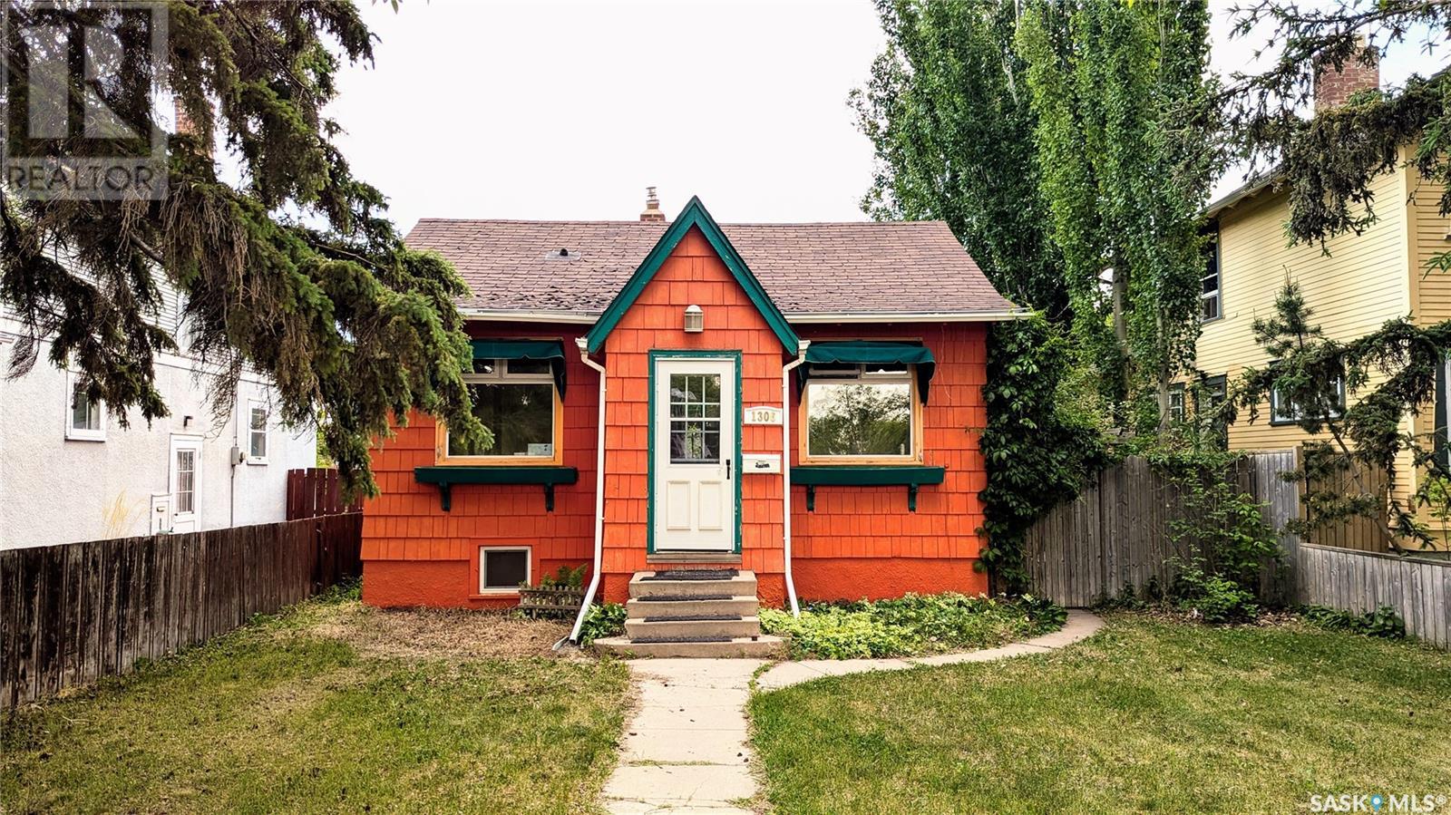 1306 E AVENUE N, Saskatoon, Saskatchewan