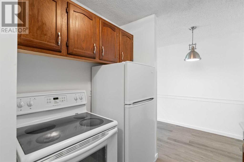Single Family House for Sale in    Avenue SW Windsor Park Calgary 