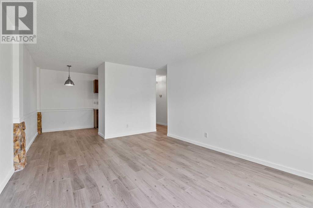 Single Family House for Sale in    Avenue SW Windsor Park Calgary 