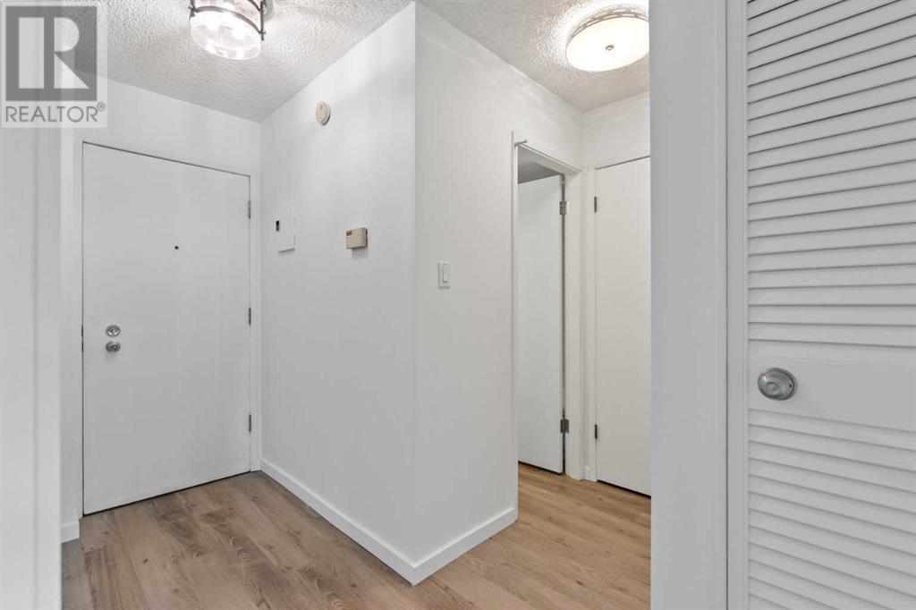 Single Family House for Sale in    Avenue SW Windsor Park Calgary 