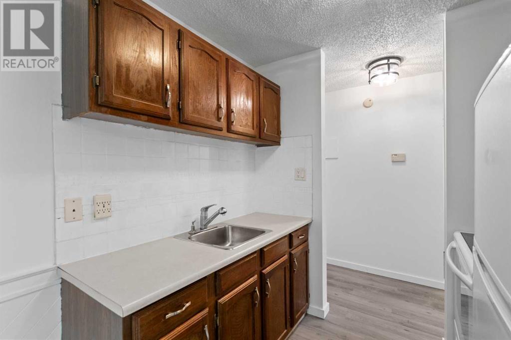 Single Family House for Sale in    Avenue SW Windsor Park Calgary 