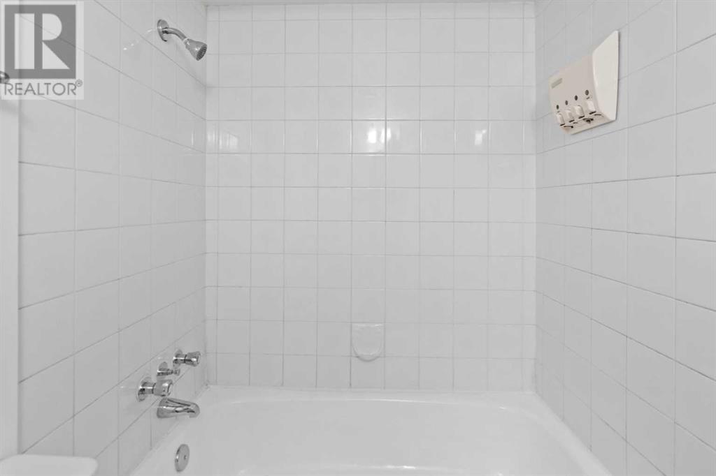 Single Family House for Sale in    Avenue SW Windsor Park Calgary 