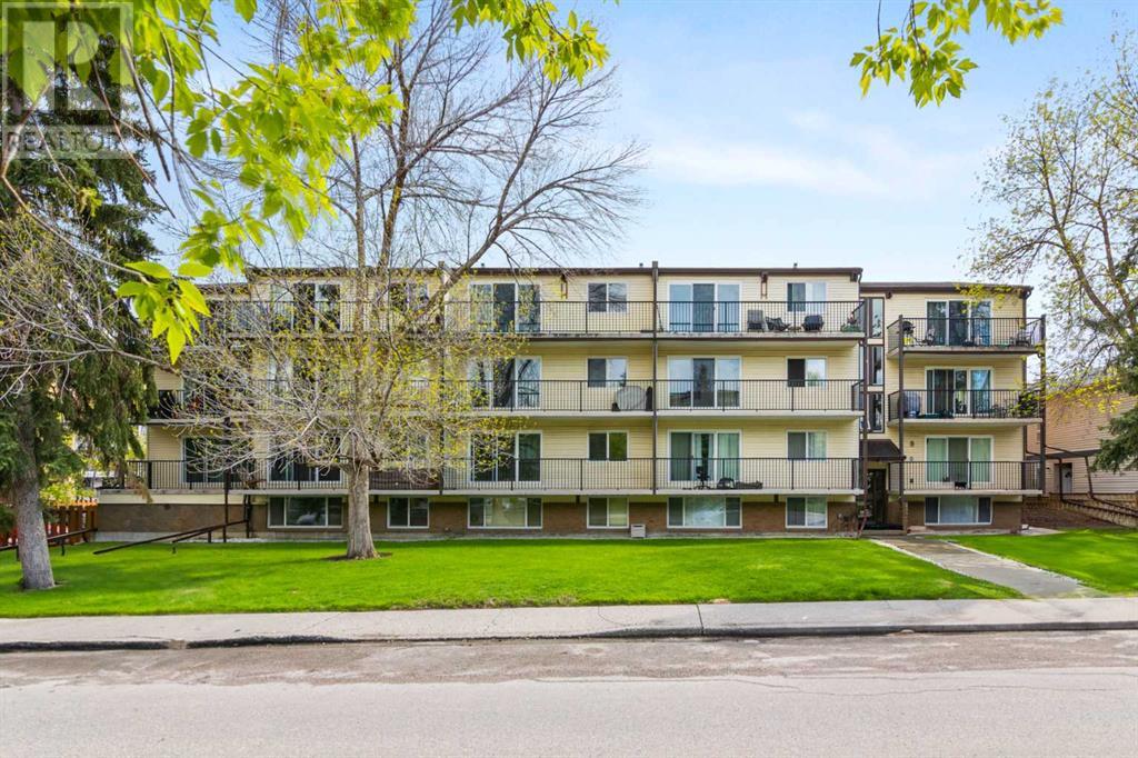 Single Family House for Sale in    Avenue SW Windsor Park Calgary 