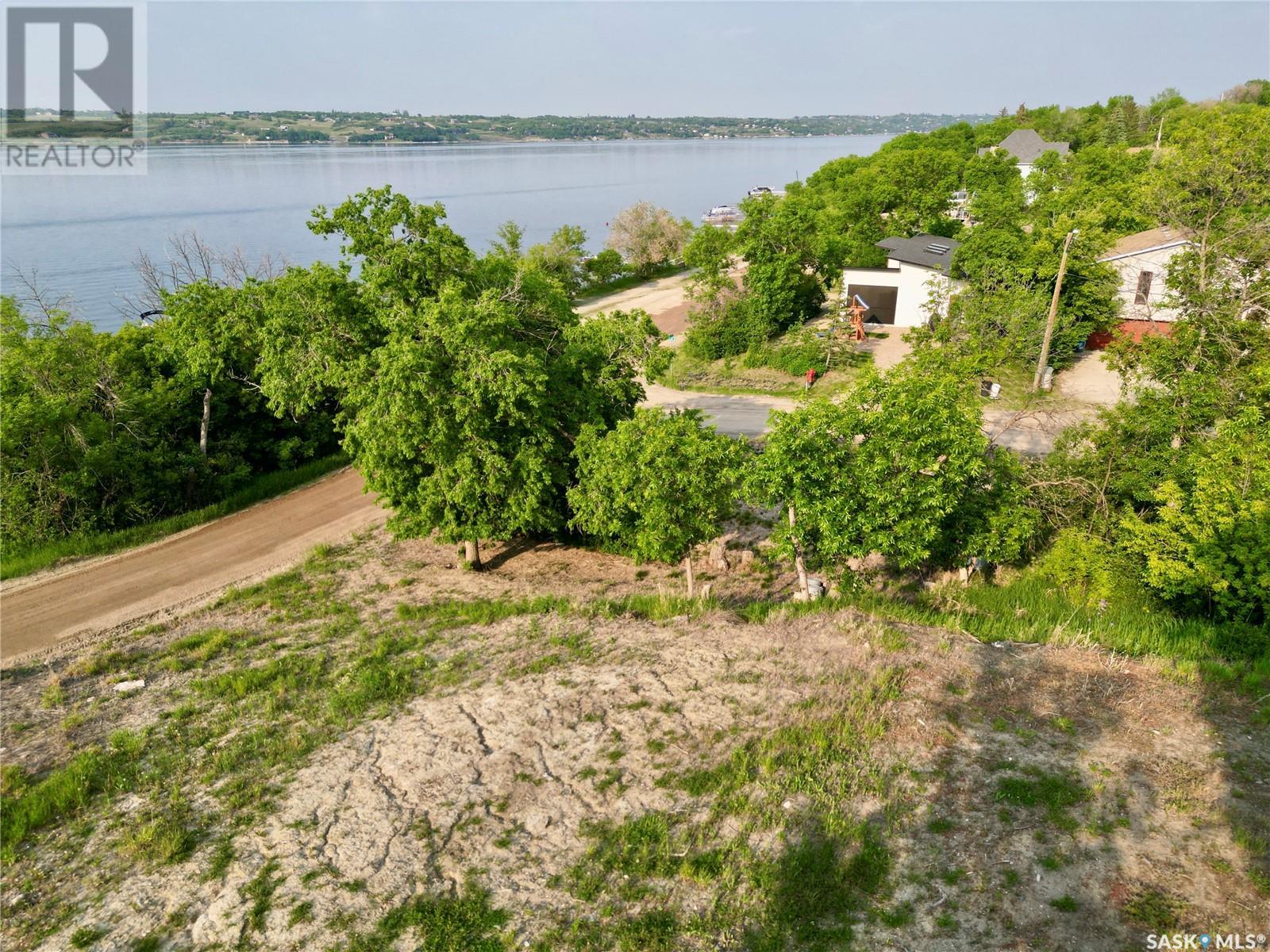 Photo 18 of 452 8th Street E, Regina Beach SK