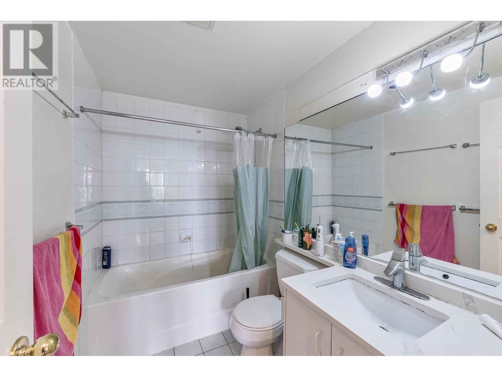 Photo 12 of 402 6240 Mckay Avenue, Burnaby BC