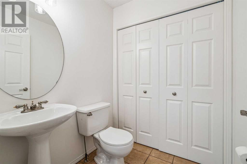Single Family House for Sale in  Douglas Glen Heath SE Douglasdale/Glen Calgary 