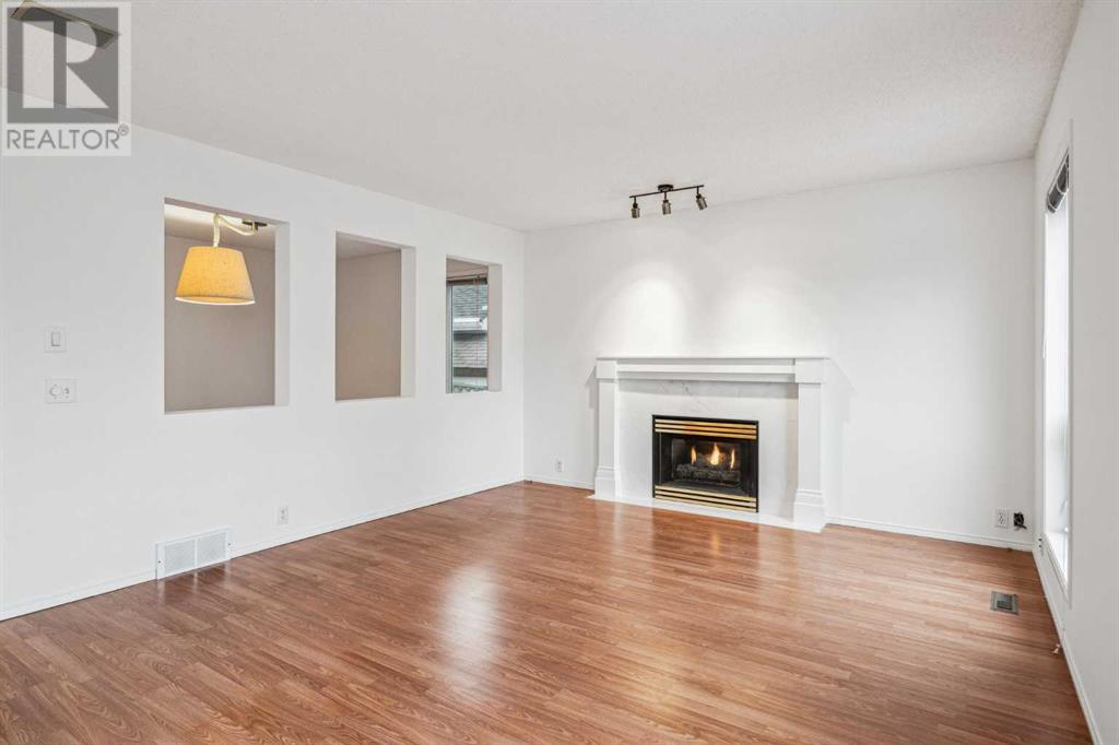 Single Family House for Sale in  Douglas Glen Heath SE Douglasdale/Glen Calgary 
