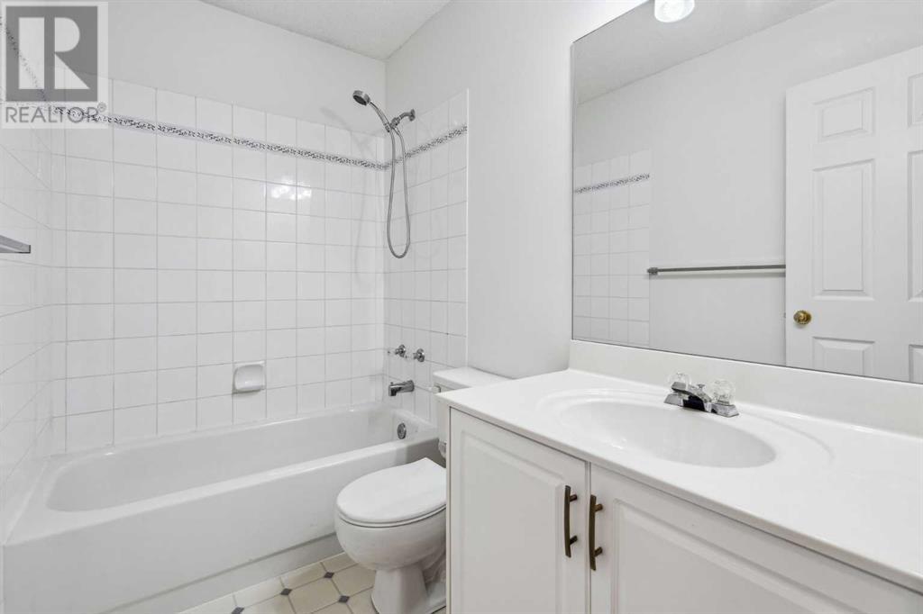Single Family House for Sale in  Douglas Glen Heath SE Douglasdale/Glen Calgary 