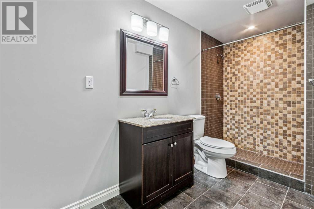 Single Family House for Sale in  Douglas Glen Heath SE Douglasdale/Glen Calgary 