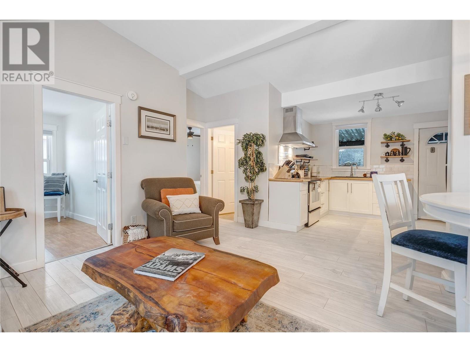 11212 Victoria Road, Summerland