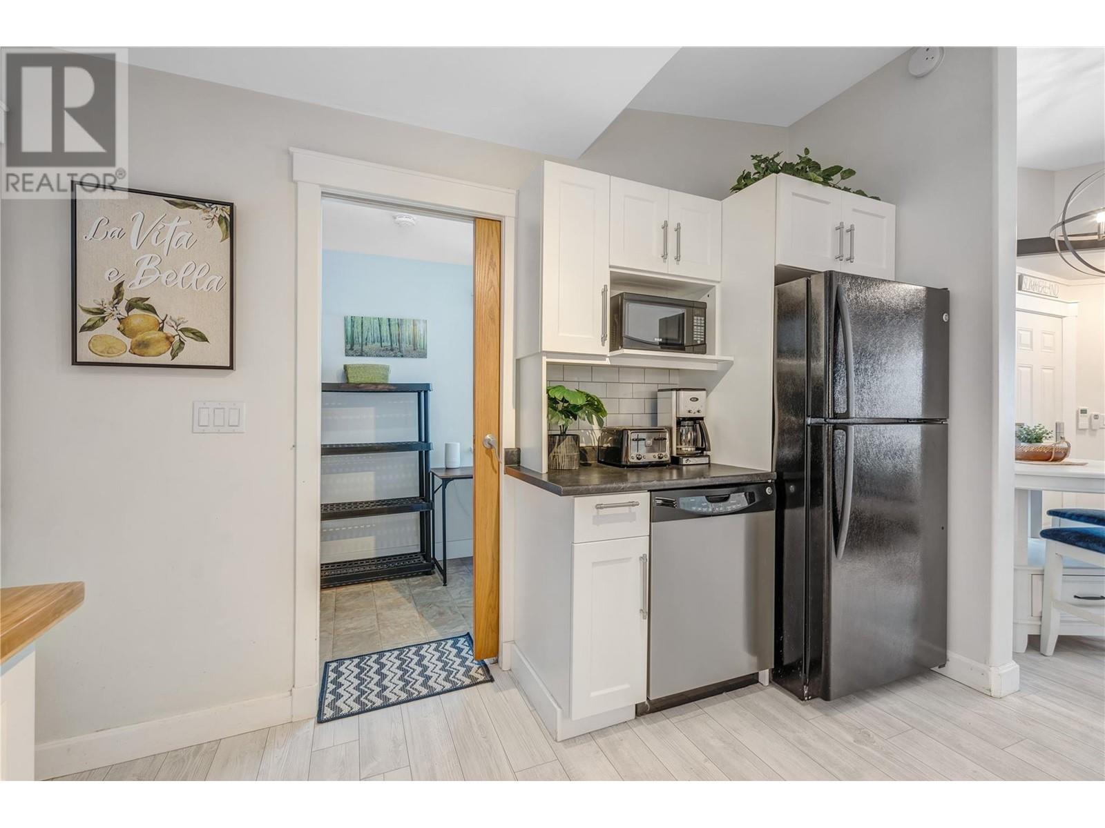 11212 Victoria Road, Summerland
