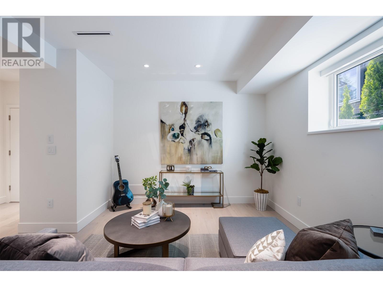 584 ARTHUR ERICKSON PLACE, West Vancouver real estate listing R3012318