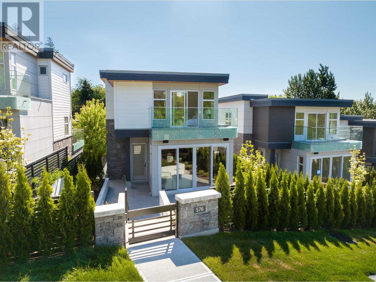 584 ARTHUR ERICKSON PLACE, West Vancouver real estate listing R3012318