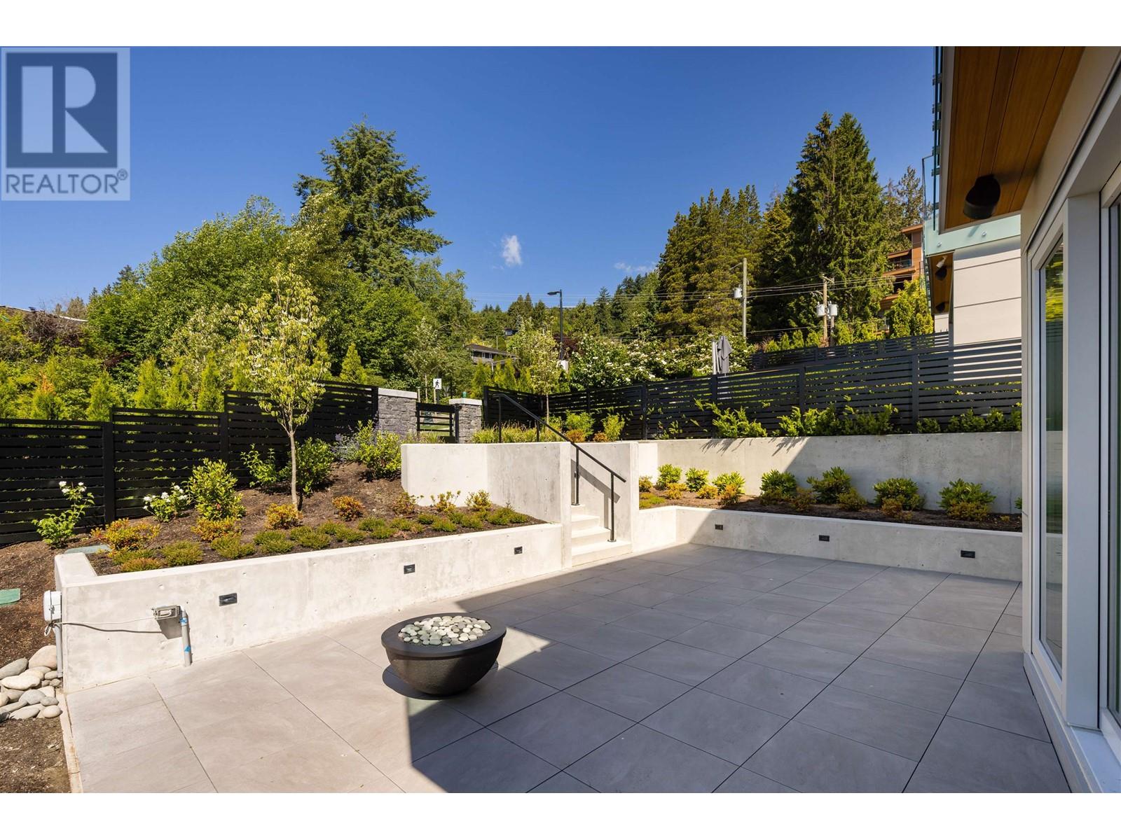 592 ARTHUR ERICKSON PLACE, West Vancouver