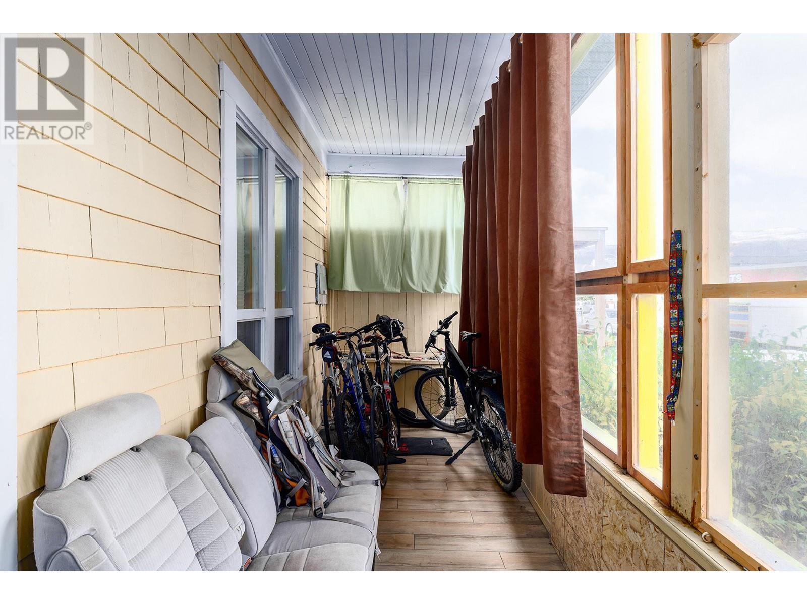  795 Lawson Avenue, Kelowna