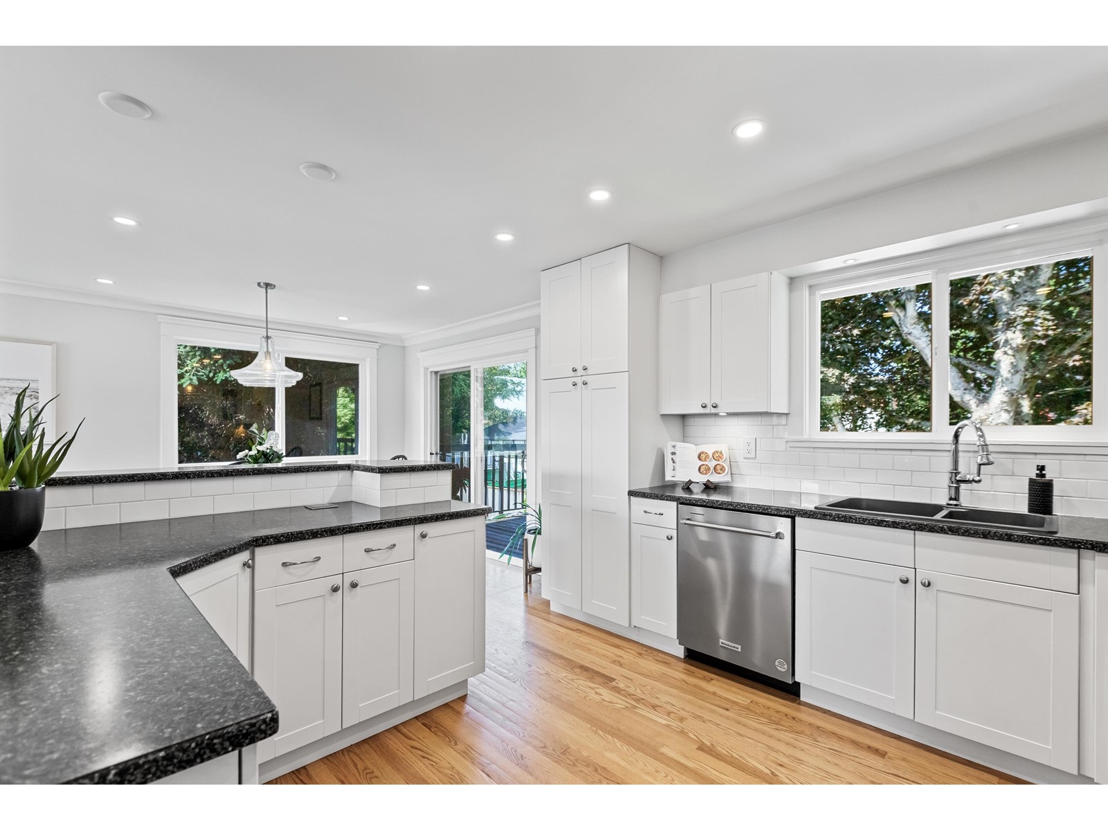 14256 PARK AVENUE, White Rock
