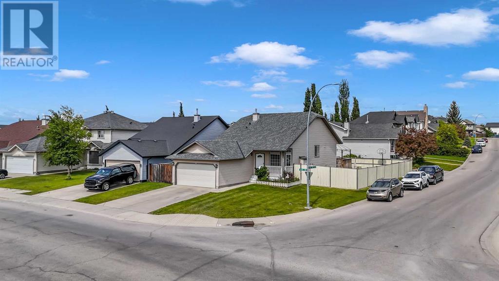Single Family House Bi-level for Sale in  Citadel Way NW Citadel Calgary 