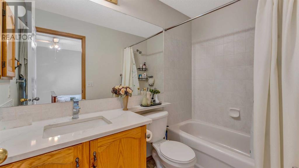 Single Family House Bi-level for Sale in  Citadel Way NW Citadel Calgary 