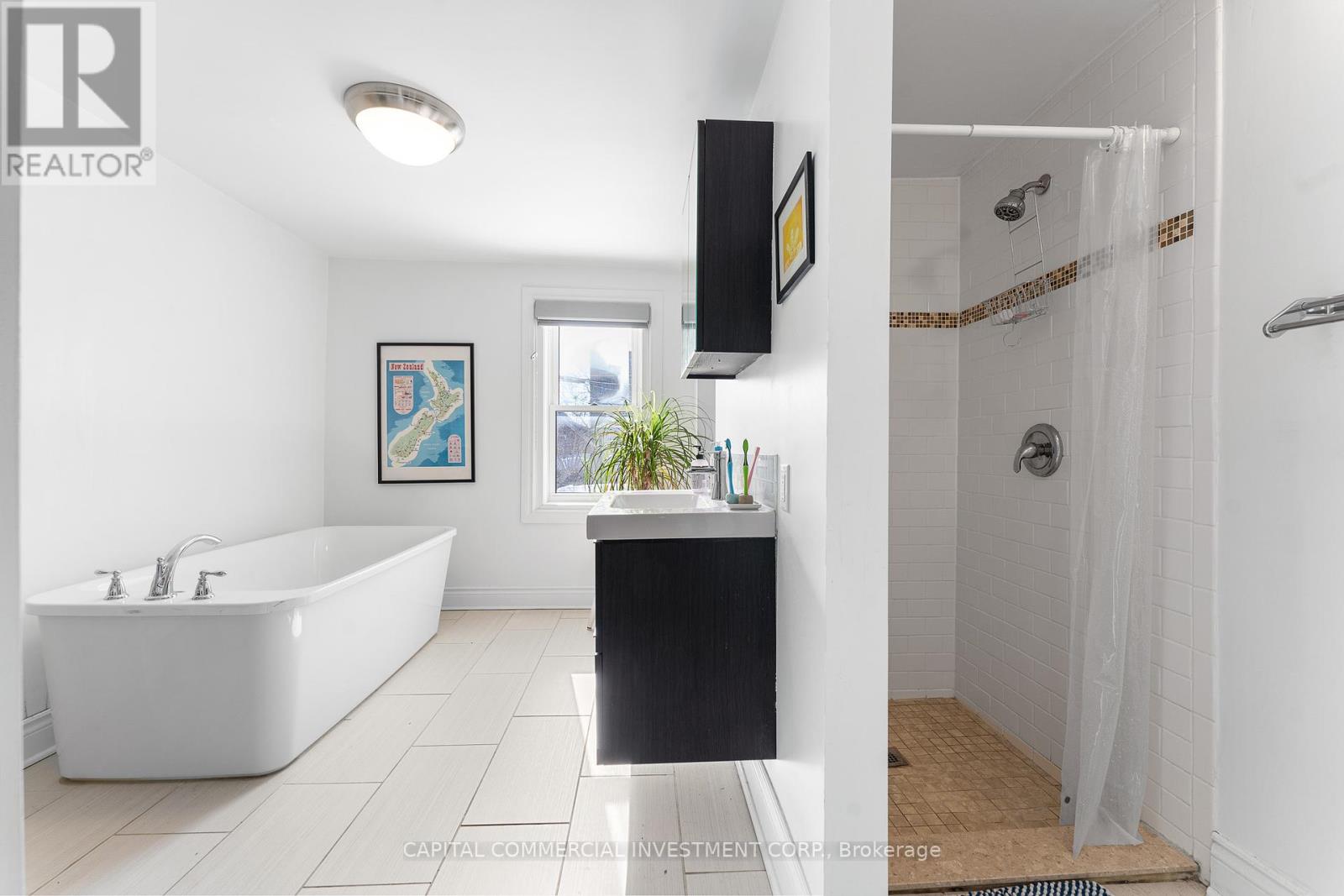 Photo 12 of 226 228 St Andrew Street, Ottawa ON
