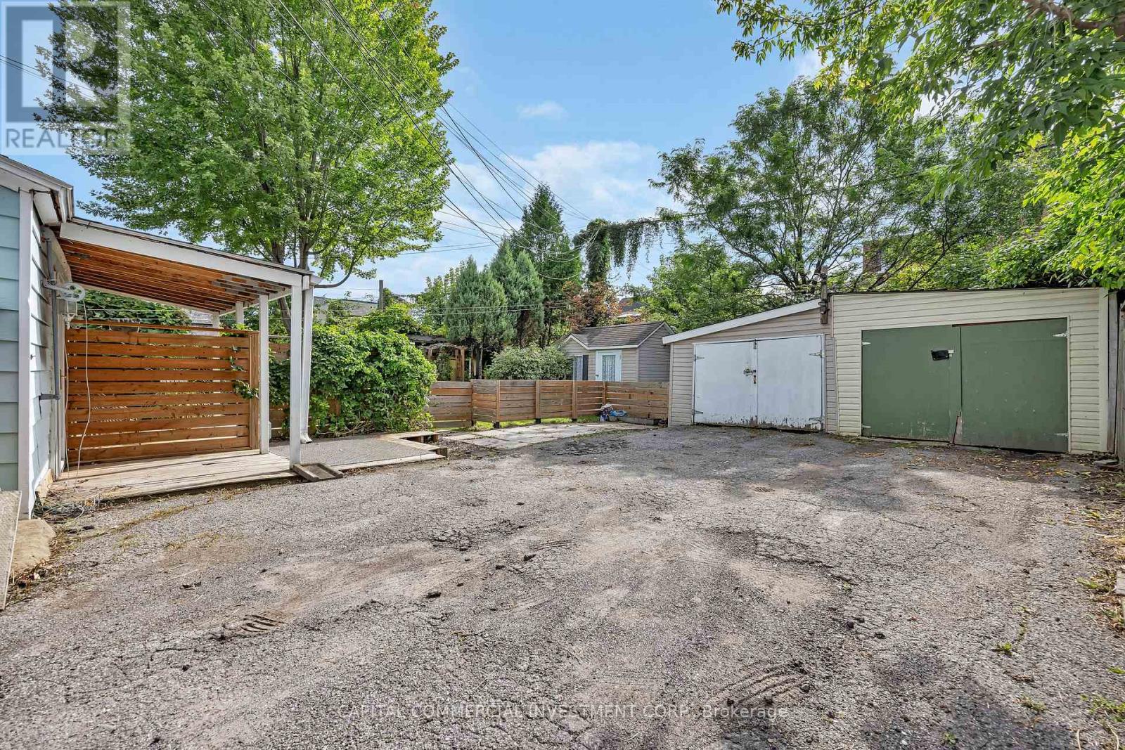 Photo 25 of 226 228 St Andrew Street, Ottawa ON