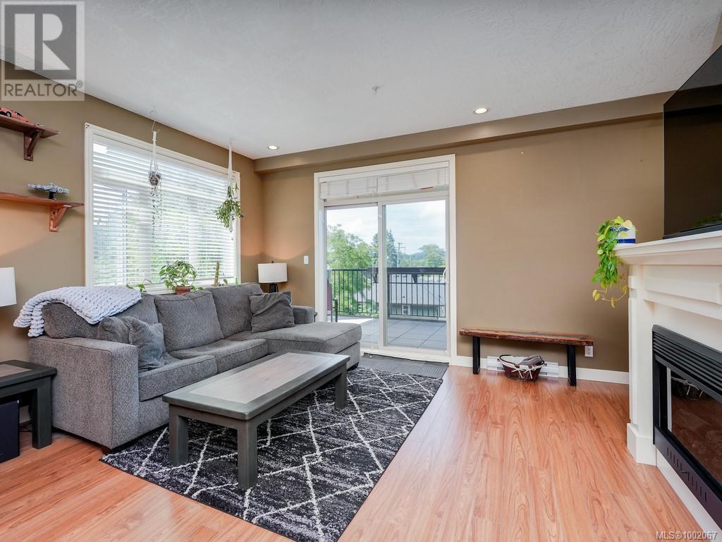 #310 623 TREANOR AVE - Image 2
