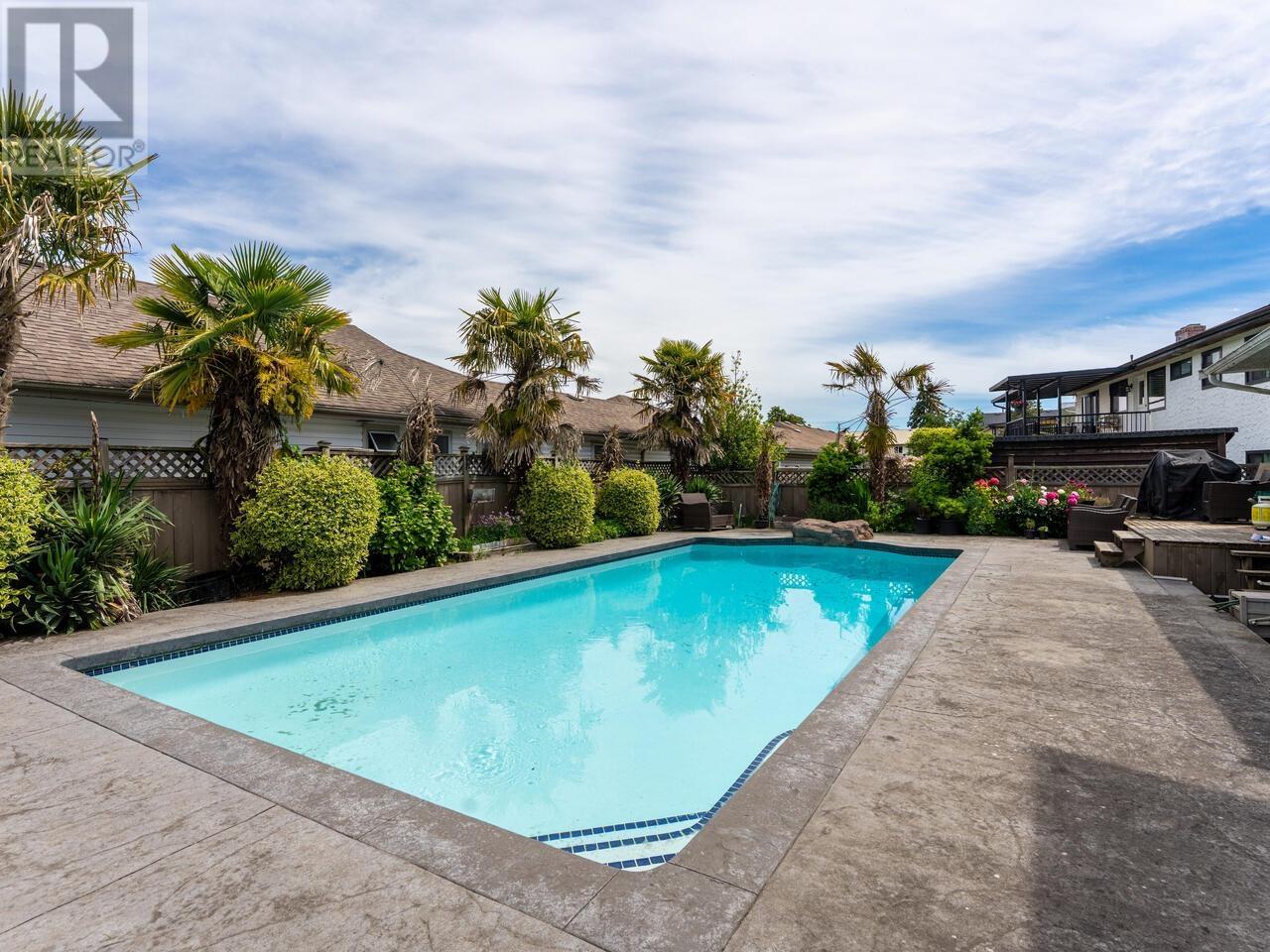 Photo 10 of 5259 Oak Place, Delta BC