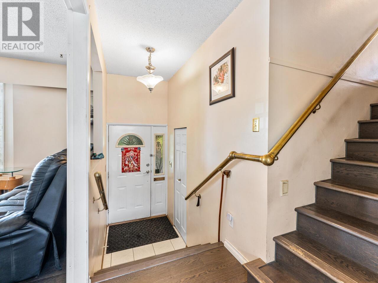 Photo 11 of 5259 Oak Place, Delta BC