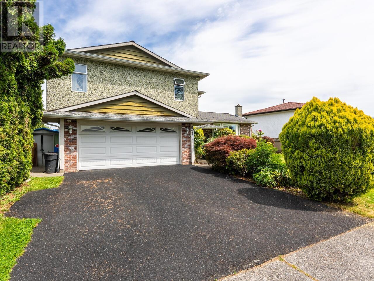 Photo 3 of 5259 Oak Place, Delta BC