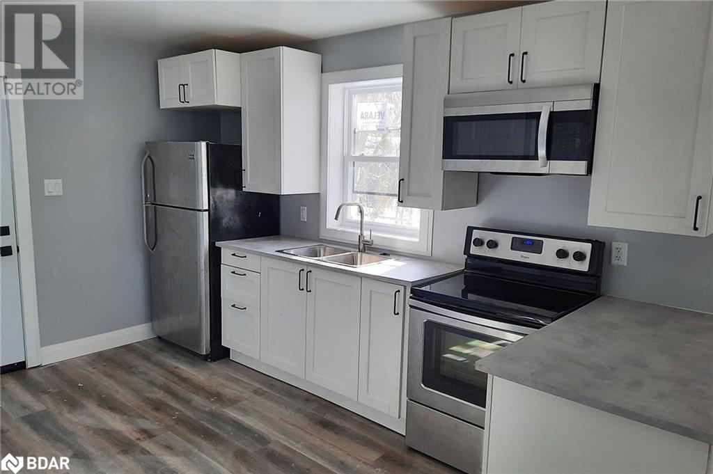 Photo 4 of 109 Albert Street S, Orillia ON