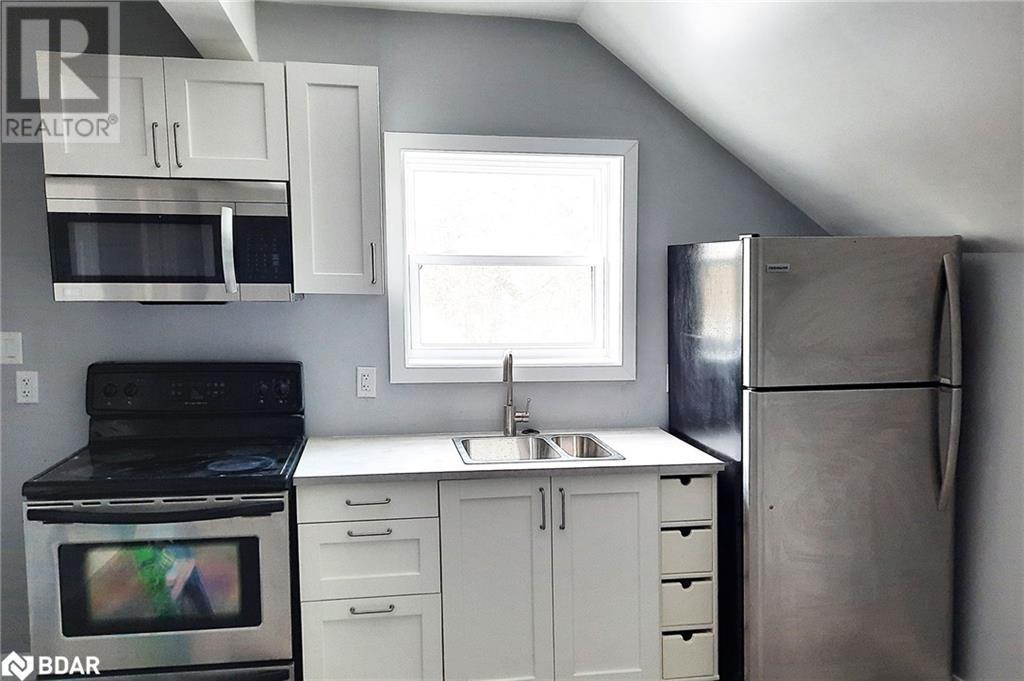 Photo 13 of 109 Albert Street S, Orillia ON