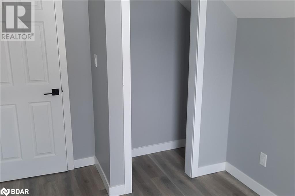 Photo 17 of 109 Albert Street S, Orillia ON