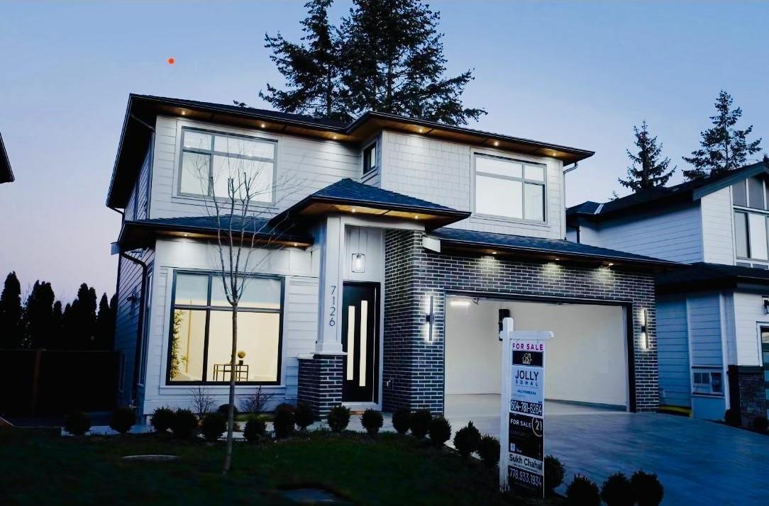 Photo 3 of 7126 204 A Street, Langley BC