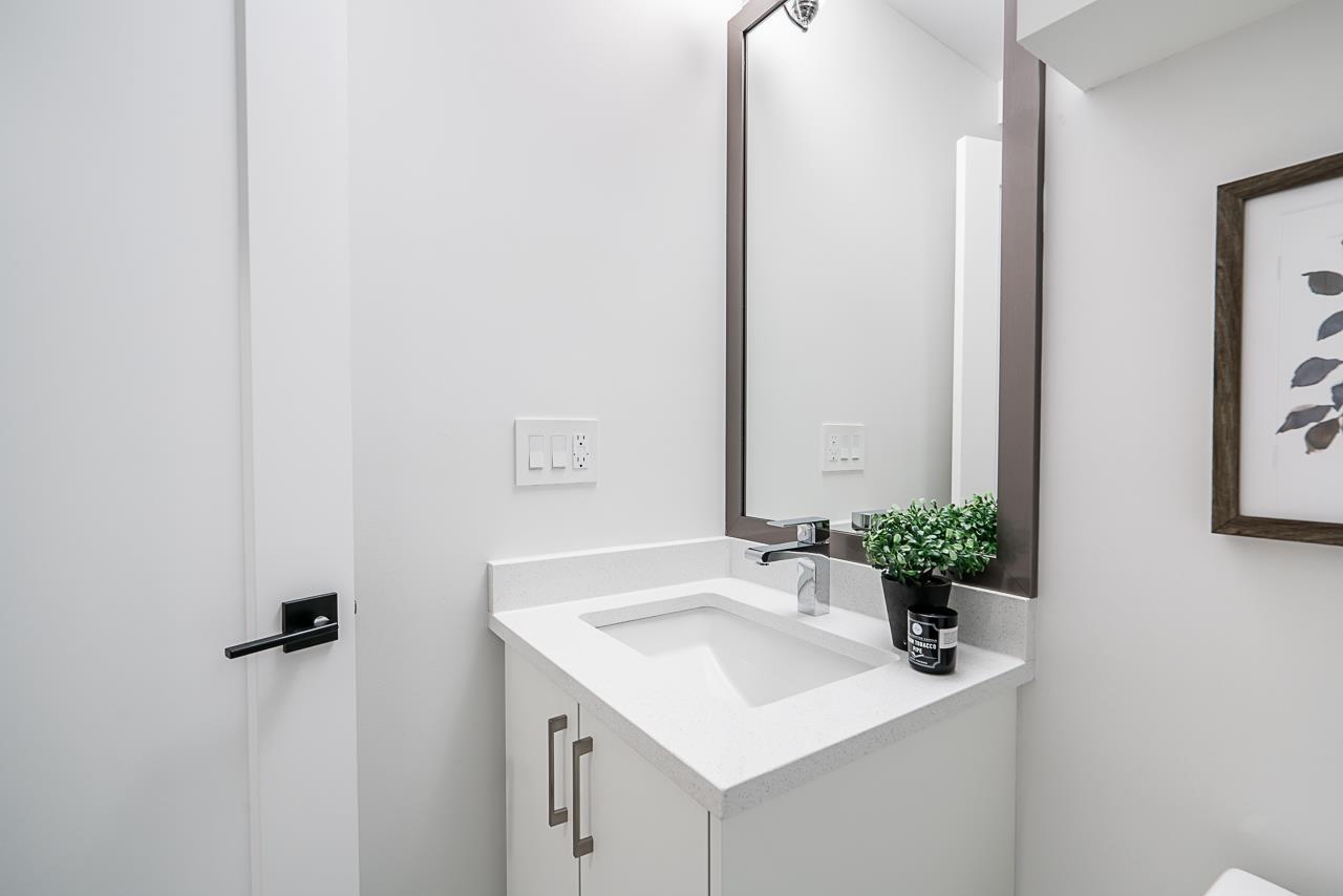 Photo 31 of 7126 204 A Street, Langley BC