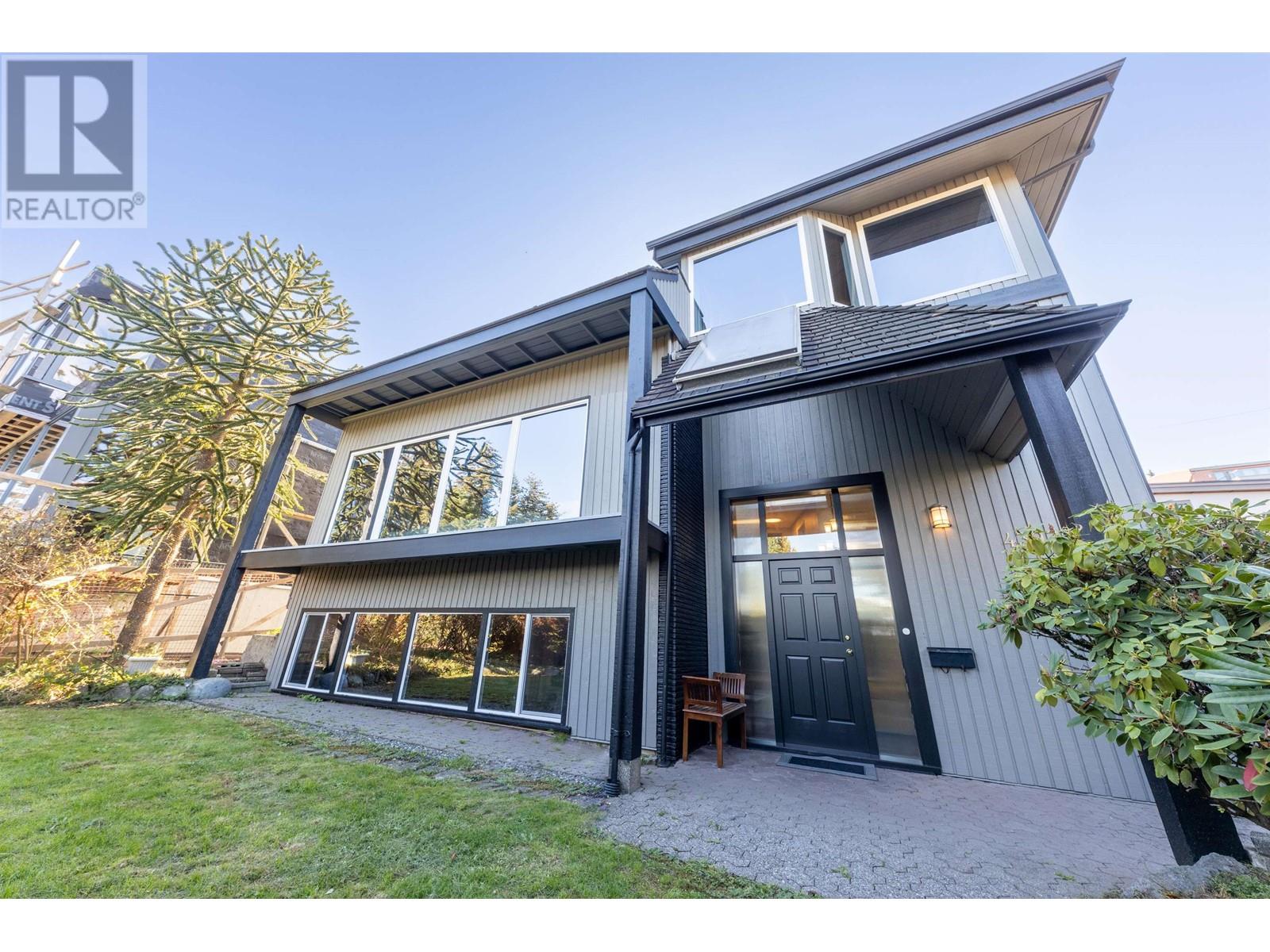 4393 PUGET DRIVE, Vancouver