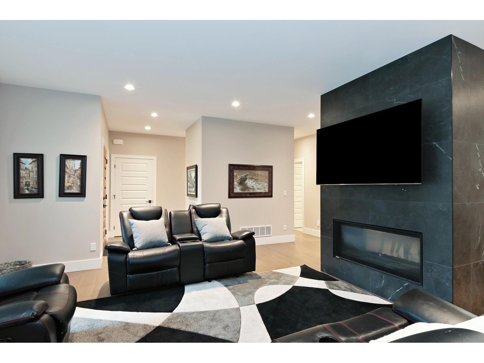 Photo 10 of 26393 64 Avenue, Langley BC