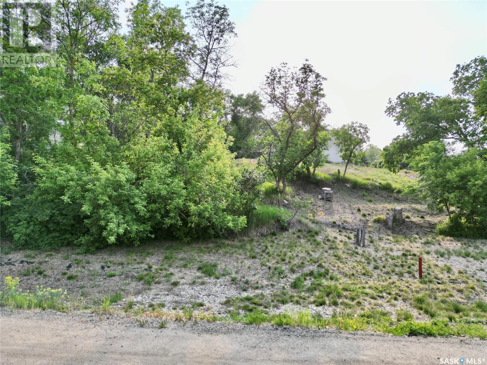 Photo 14 of 450 8th Street E, Regina Beach SK