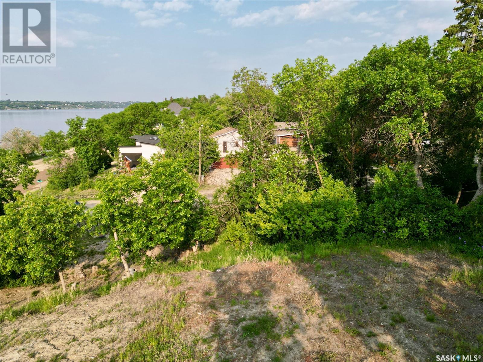 Photo 17 of 450 8th Street E, Regina Beach SK