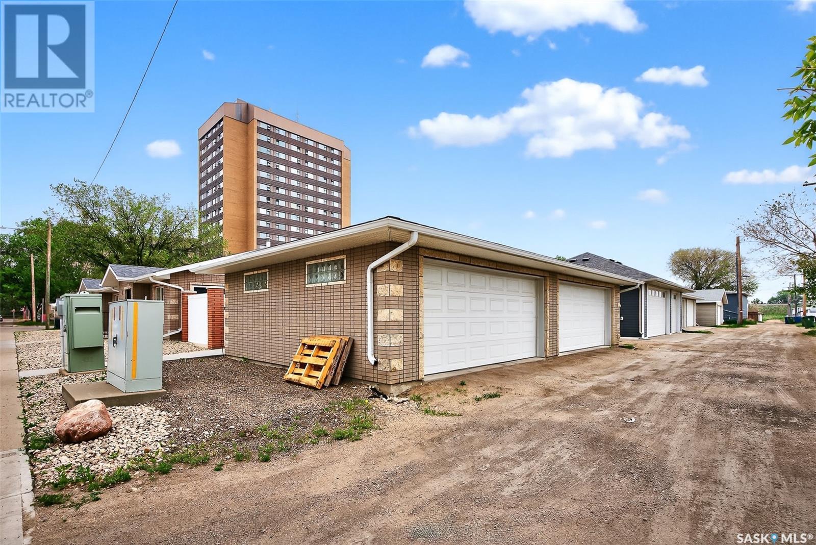 Photo 28 of A B 125 2nd Avenue Ne, Moose Jaw SK