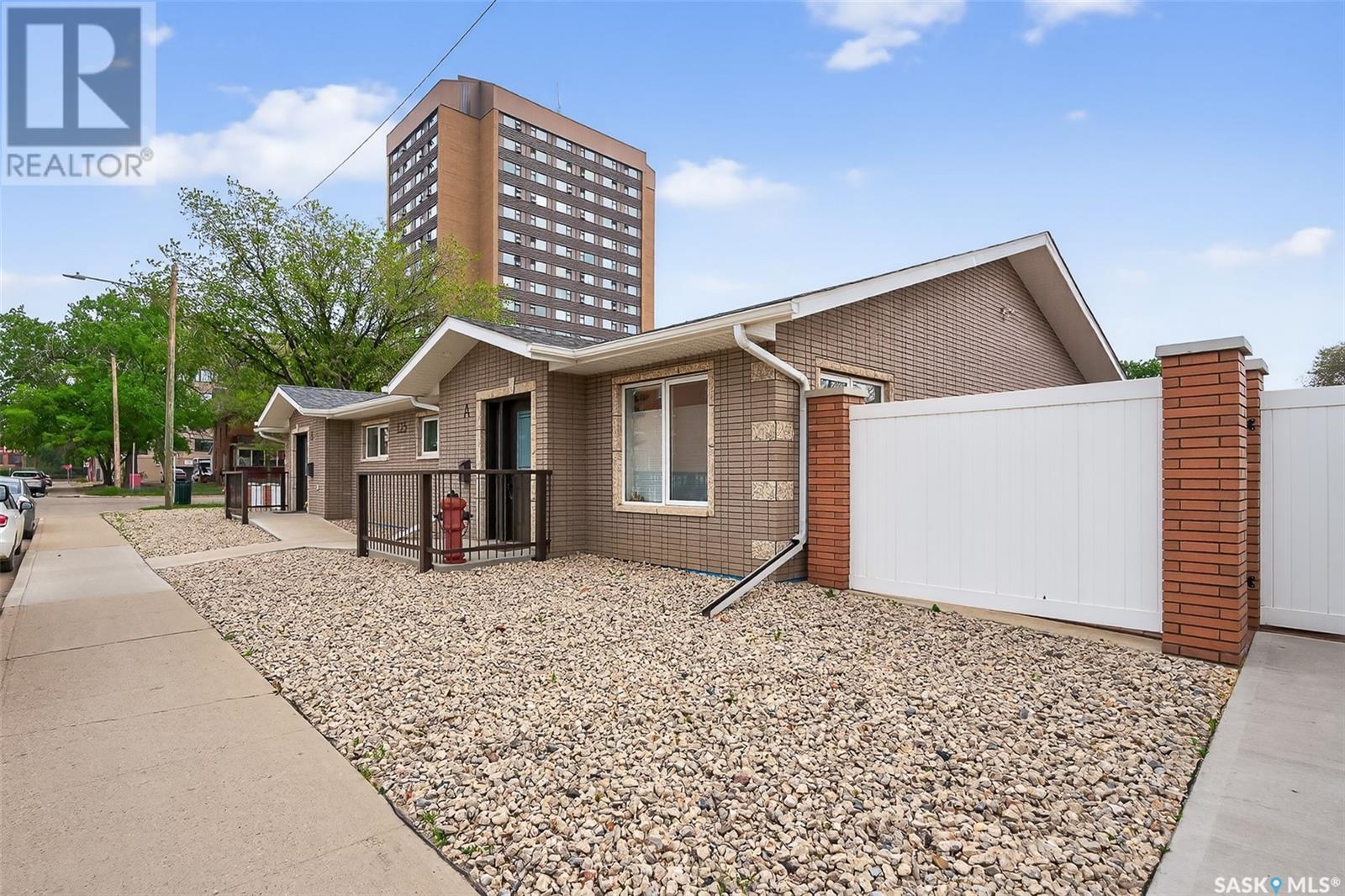 Photo 5 of A B 125 2nd Avenue Ne, Moose Jaw SK
