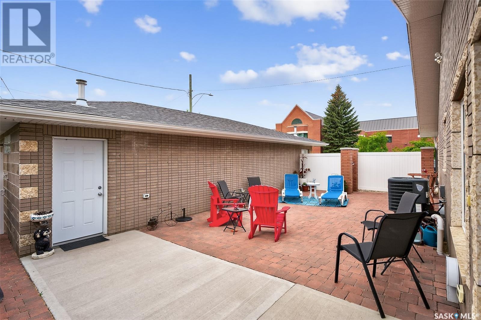 Photo 8 of A B 125 2nd Avenue Ne, Moose Jaw SK