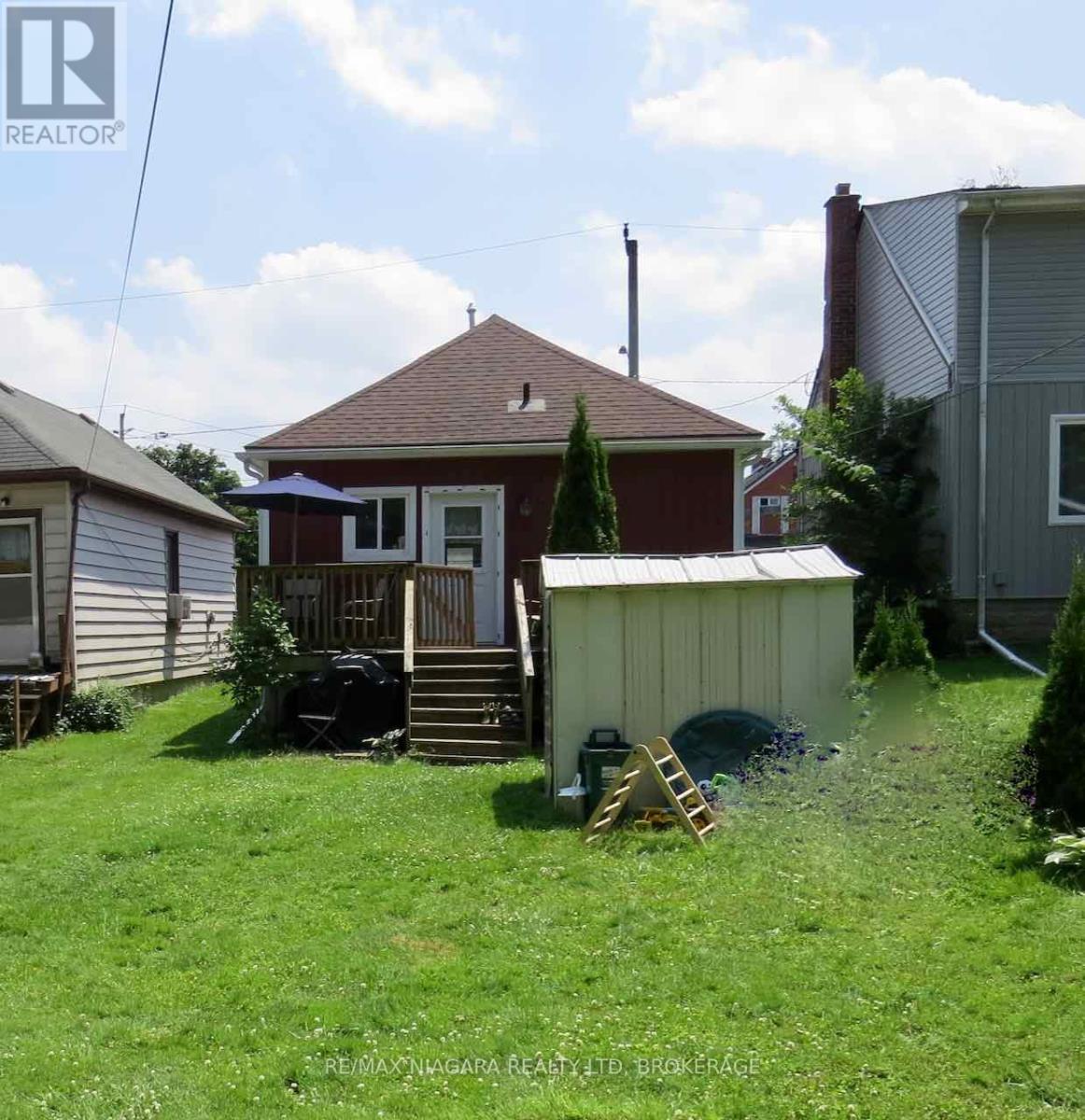 Photo 2 of 52 Mccormick Street, Welland ON
