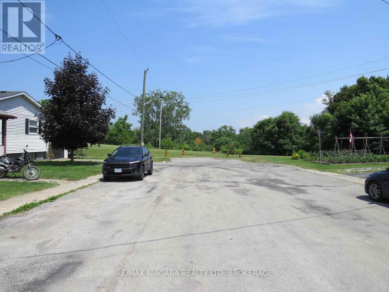 Photo 5 of 52 Mccormick Street, Welland ON