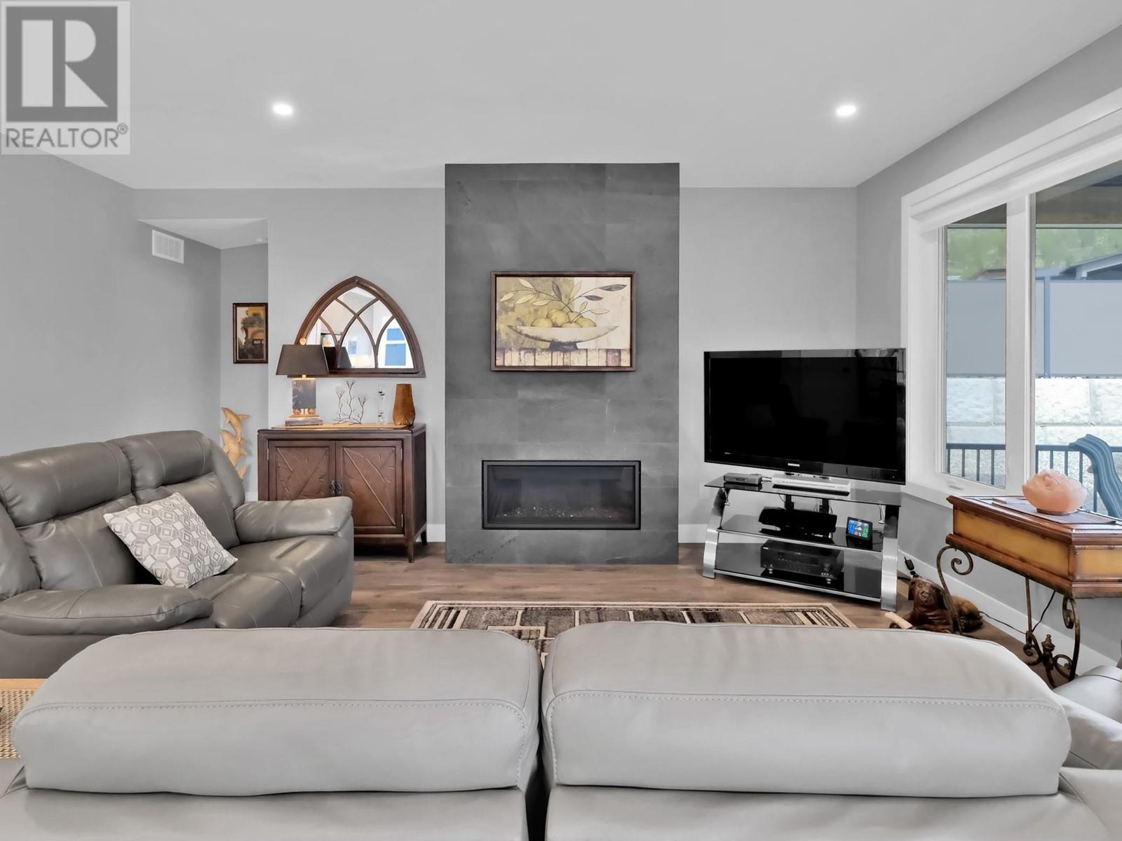 1940 HARRIS Drive, Penticton