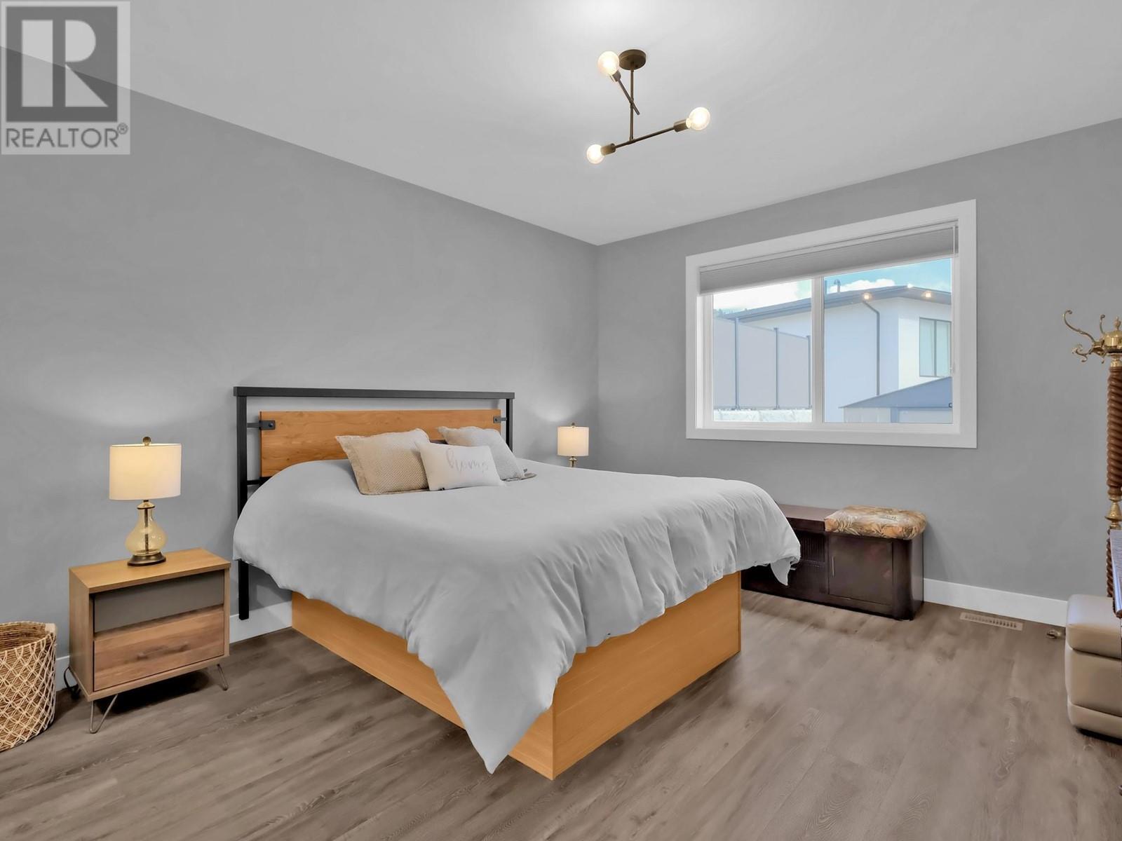 1940 HARRIS Drive, Penticton