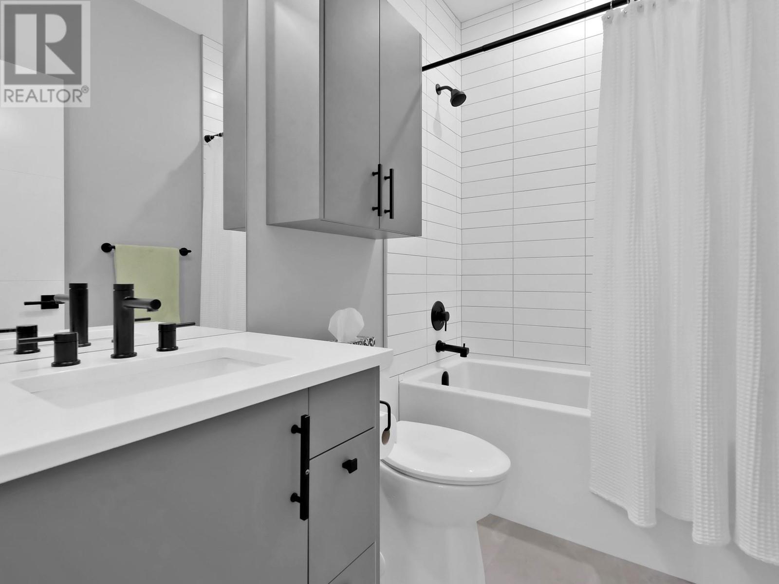 1940 HARRIS Drive, Penticton