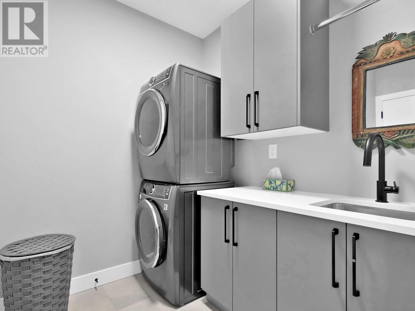 1940 HARRIS Drive, Penticton