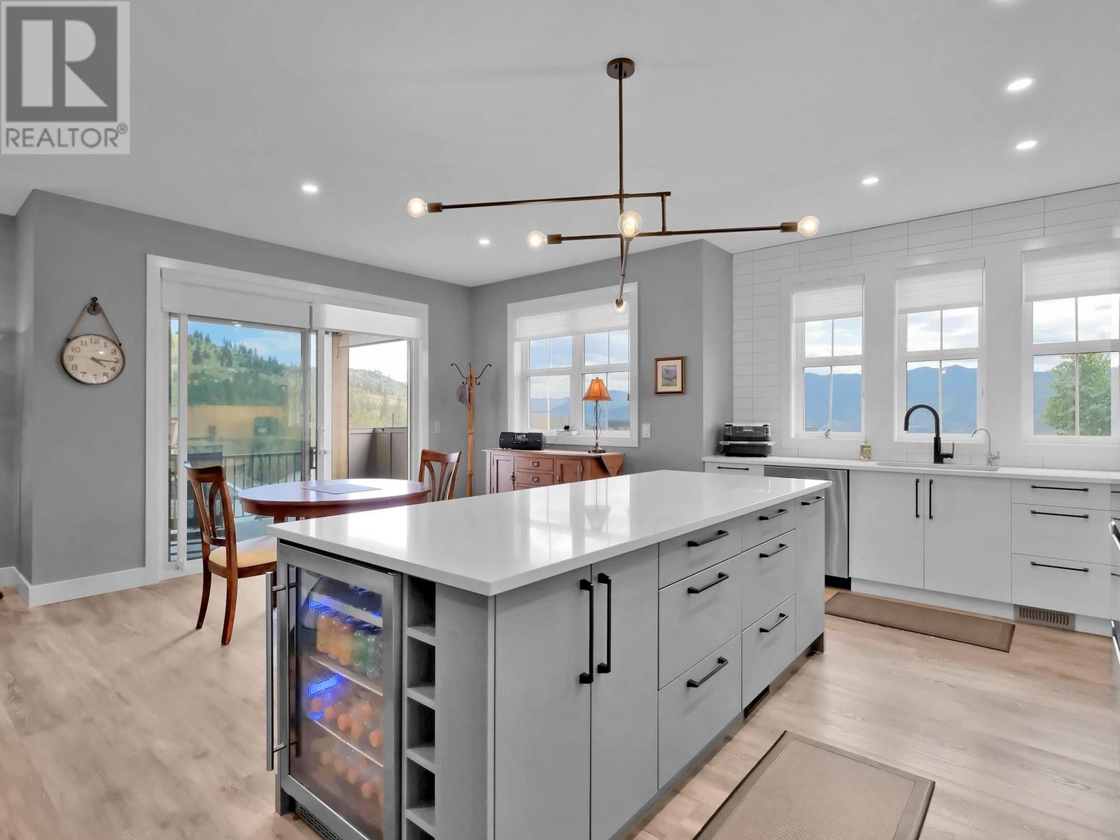 1940 HARRIS Drive, Penticton